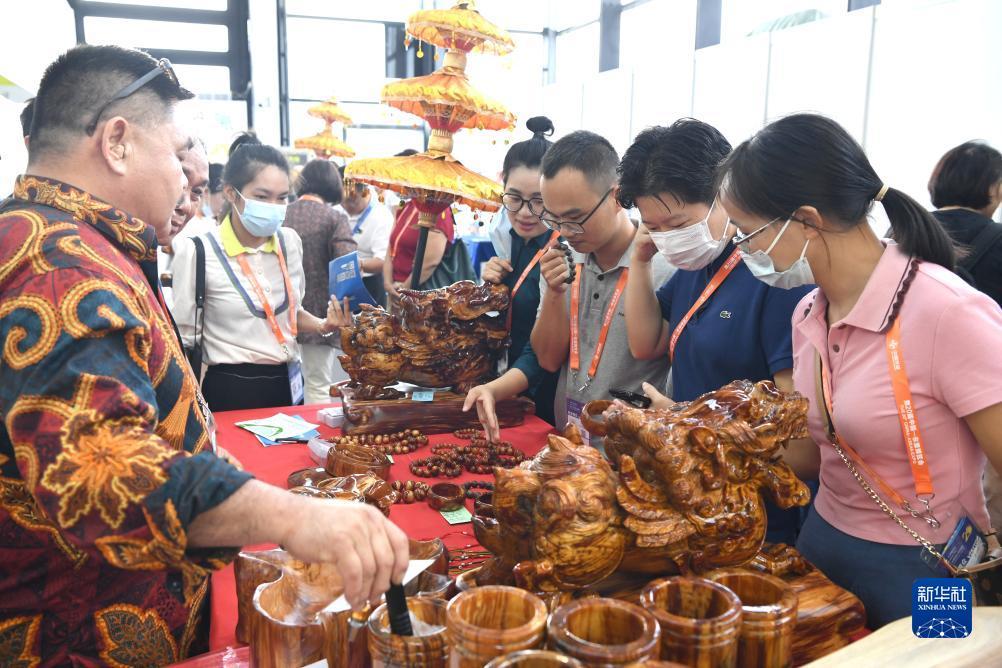 欢乐三张牌下载金花